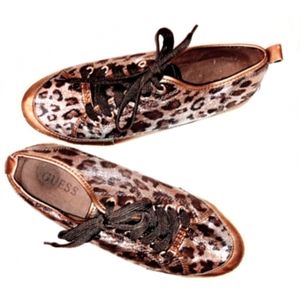 Guess WGGINROE animal print low top sneaker